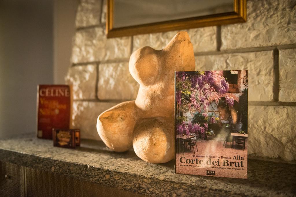 Corte Dei Brut Gavirate Luaran gambar